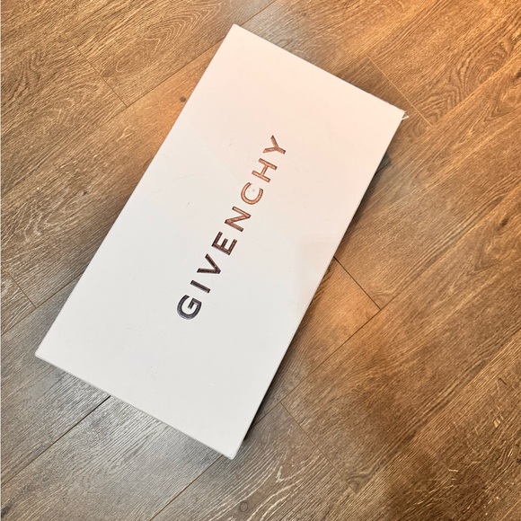 AUTHENTIC GIVENCHY Shark Lock Leather Boots (As Worn by BEYONCÉ 😍 ) - Picture 5 of 8